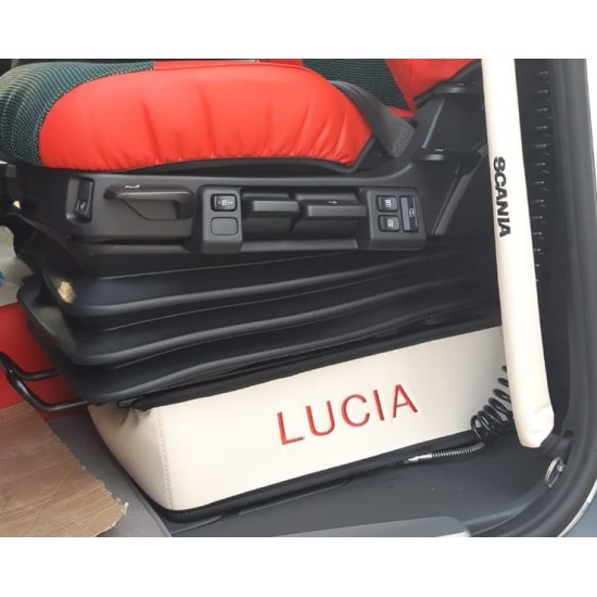 FALDONES DE ASIENTO POLIPIEL CON LOGO DAF 2UDS